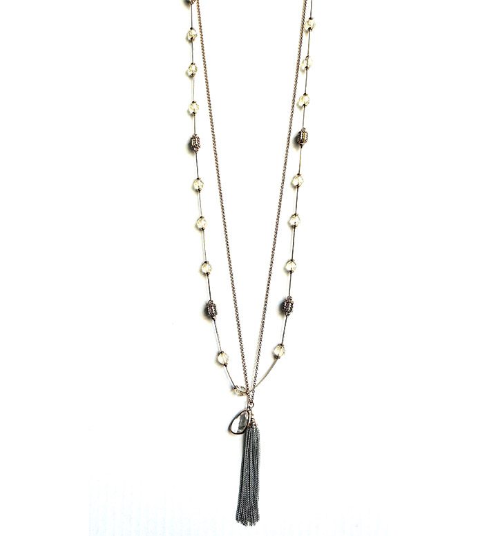 A long necklace with NK8895 and beads.