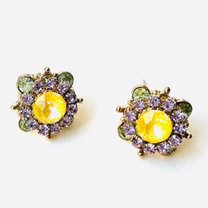 A pair of E117 (Yellow) flower stud earrings.