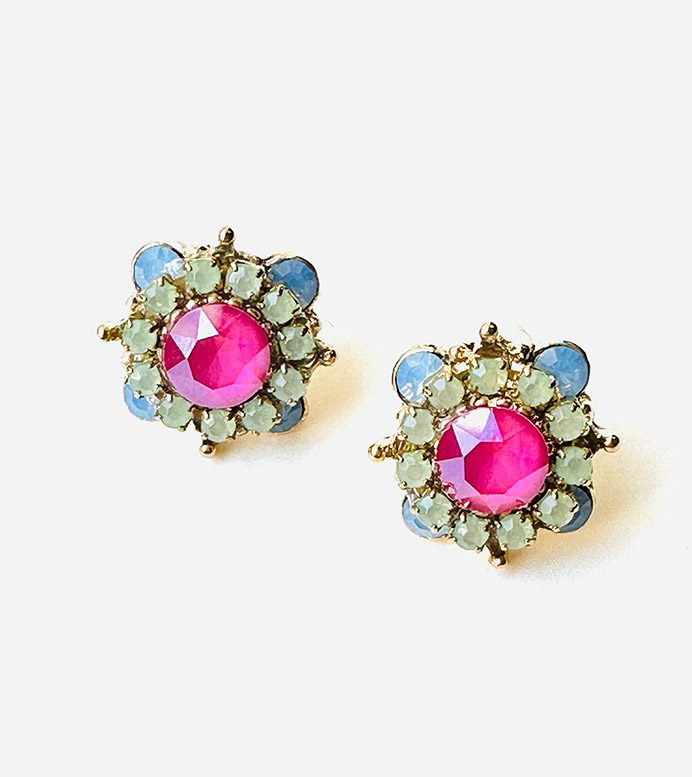 A pair of E117 (Pink) stud earrings.