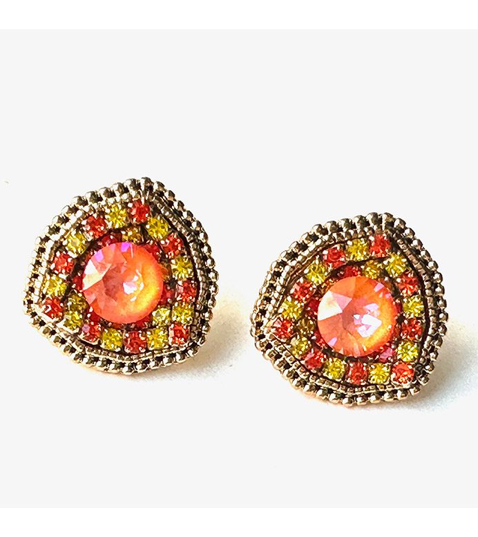 A pair of E9192 (Orange) stud earrings.