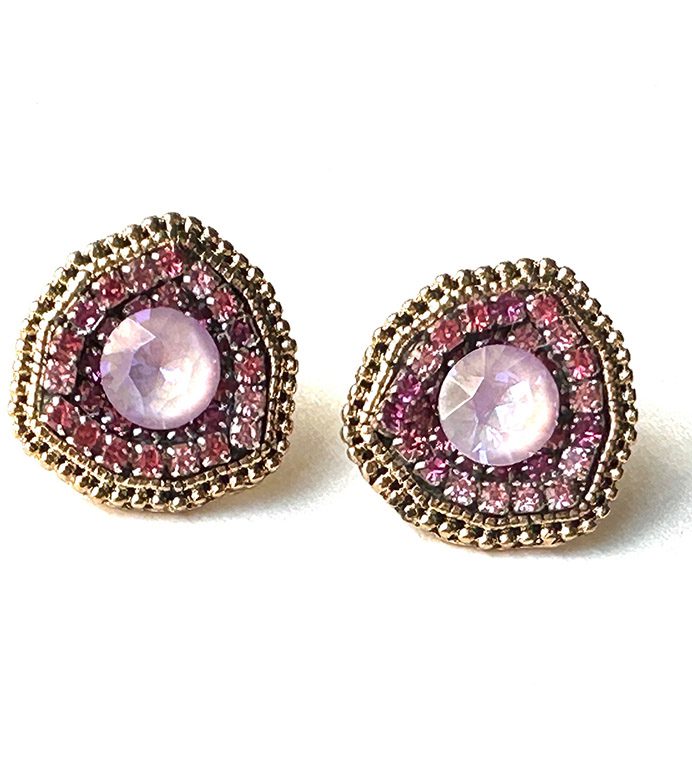 A pair of E9192 (Lavender) stud earrings.