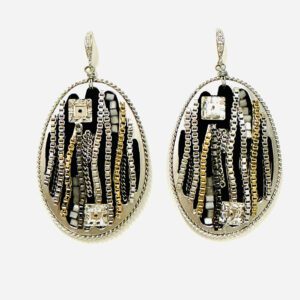 E8652, a pair of earrings with silver and gold accents.