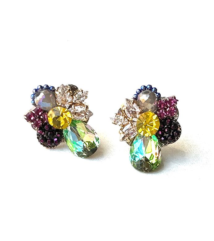 E2490 (Multi) Swarovski crystal flower stud earrings.